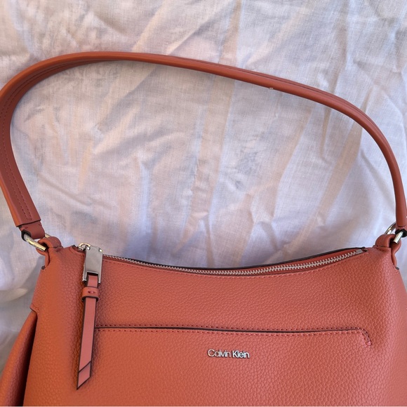 Calvin Klein handbag - Picture 2 of 12